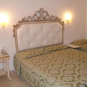 https://residenza-due-torri.emilia-romagnahotels.net