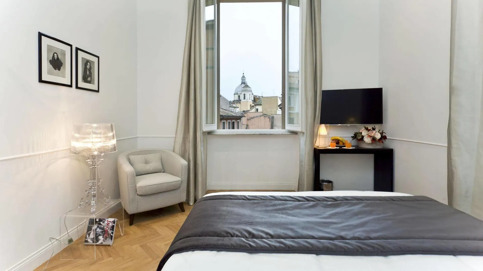 Vanity Navona Hotel