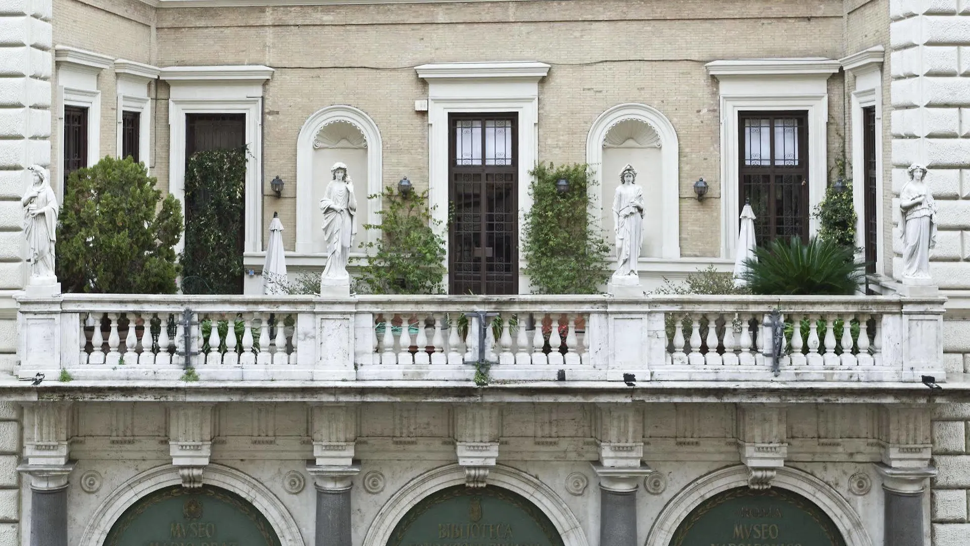 Vanity Navona Roma 2*,